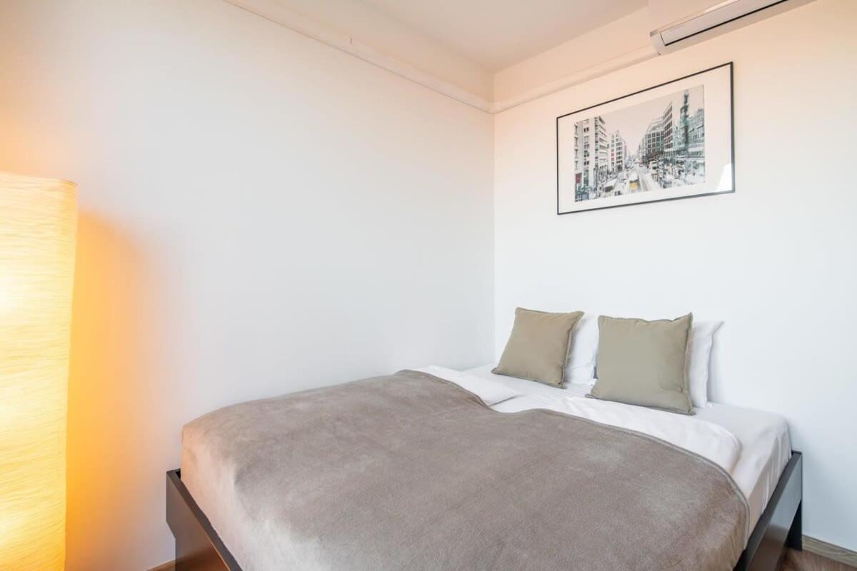 Cute Central Apartment With Balcony Budapest Exterior photo